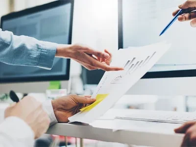 Pracownik sanitarny Post-90: Zamiatanie podłogi nie jest łatwym zadaniem