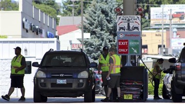 Dlaczego podczas pracy na stacji benzynowej należy nosić odzież ochronną chro...